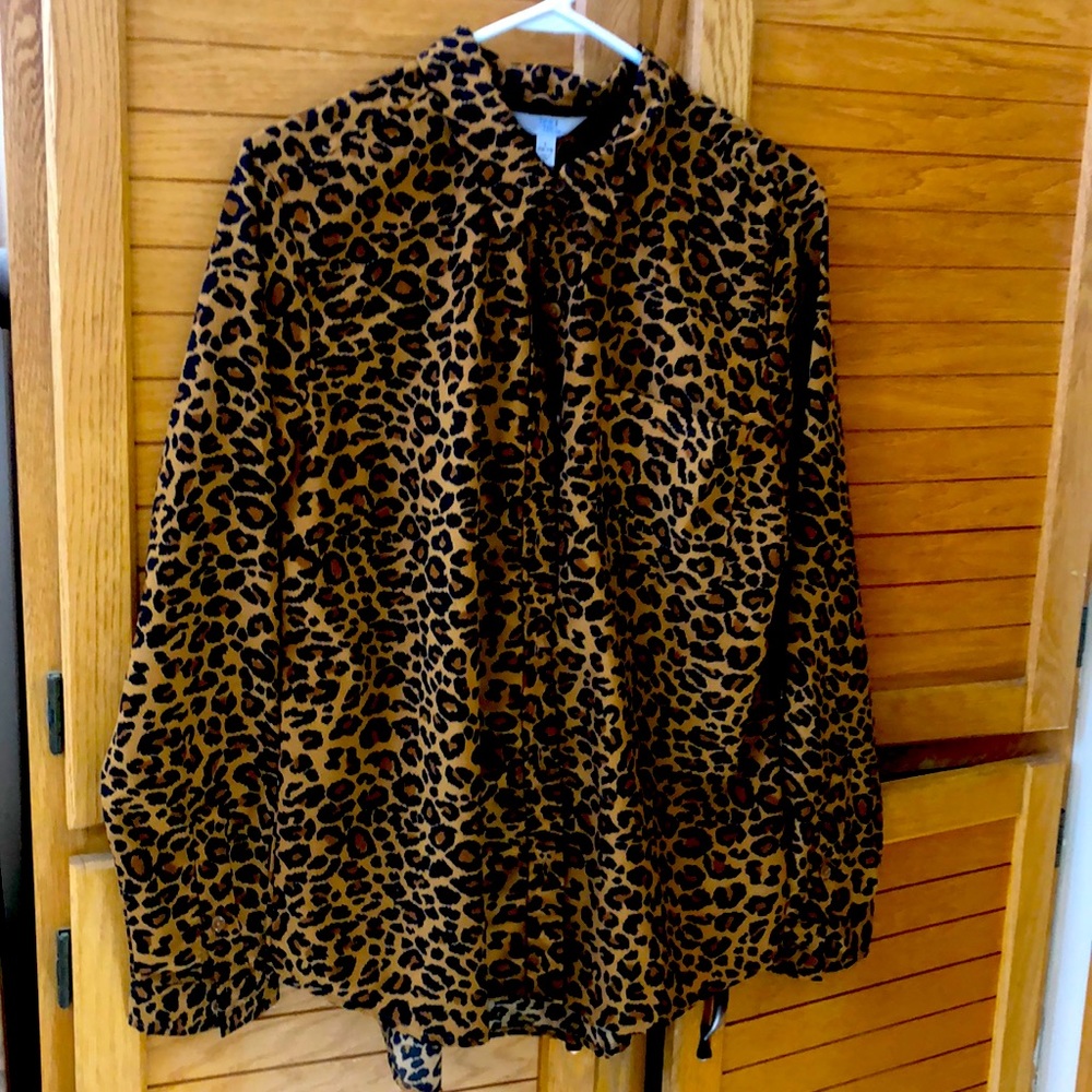 Camel-colored leopard print blouse size L
